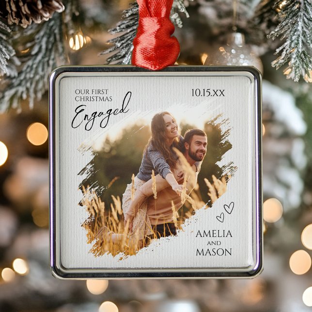 Ornamento De Metal Elegant Photo First Christmas Engaged (Elegant Photo First Christmas Engaged Metal Ornament)