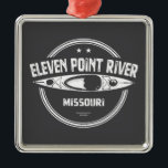 Ornamento De Metal Eleven Point River Missouri Kayaking<br><div class="desc">O rio Cênico e Selvagem Nacional de Onze Pontos é um trecho 44 milhas protegido federalmente do rio Eleven Point nas Montanhas Ozark do sul do Missouri,  designado em 1968 por sua natureza fluente,  água limpa,  e valores notáveis como geologia,  recreação e vida selvagem</div>