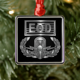 ORNAMENTO DE METAL EOD