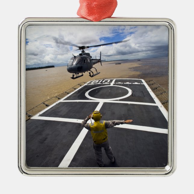 Ornamento De Metal Eurocopter brasileiro se prepara para aterrissar (Frente)