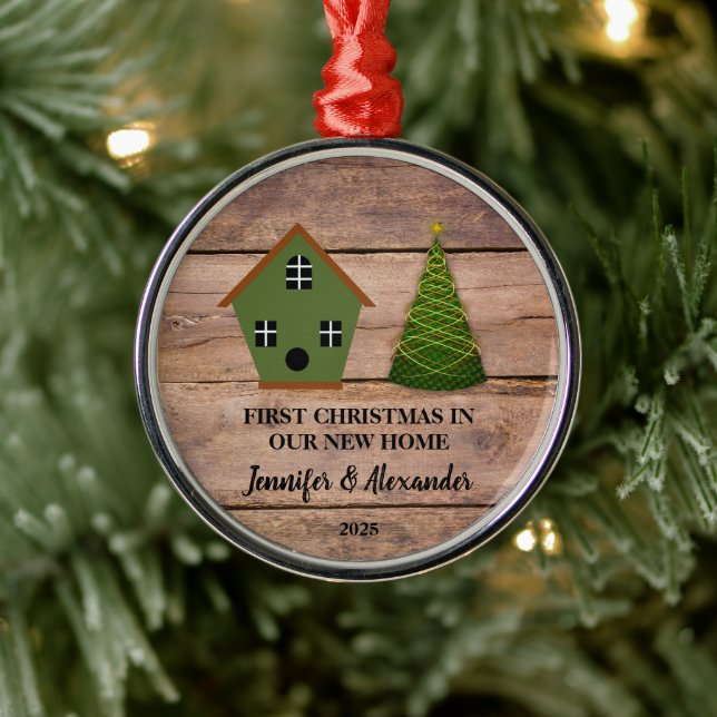 Ornamento De Metal First Christmas in our new Home wood birdhouse (Árvore)