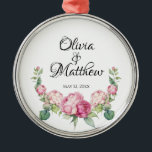 Ornamento De Metal Flores cor-de-água cor-de-rosa penteados rosas ros<br><div class="desc">Um design elegante e vintage com flores cor-de-rosa pintado em cor d'água romântica.</div>