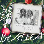 Ornamento De Metal Foto BFF dos melhores amigos minimalistas modernos<br><div class="desc">Design é composto por tipografia divertida e divertida com fontes sans serif e serif. Adicionar uma foto personalizada.</div>