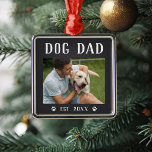 Ornamento De Metal Foto de Pai de Cachorro Personalizado Russo<br><div class="desc">Este ornamento personalizado faz um presente de Natal memorável para um pai especial. Design apresenta uma foto favorita com "Pai de cão" em letras rústicas. Personalize com o ano em que ele se tornou um pai de pele por baixo,  ou adicione uma mensagem ou nome personalizado.</div>
