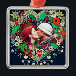 Ornamento De Metal Foto personalizada de quadro de coração floral<br><div class="desc">Flores bonito,  azuis escuras e beigosas coloridas,  estilo folk floral. Adicione uma foto sua e de seu parceiro na área de personalização. Enfeites de natal romântico personalizado.</div>