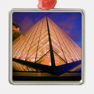 Ornamento De Metal França, Paris. O museu do Louvre ao crepúsculo. 2