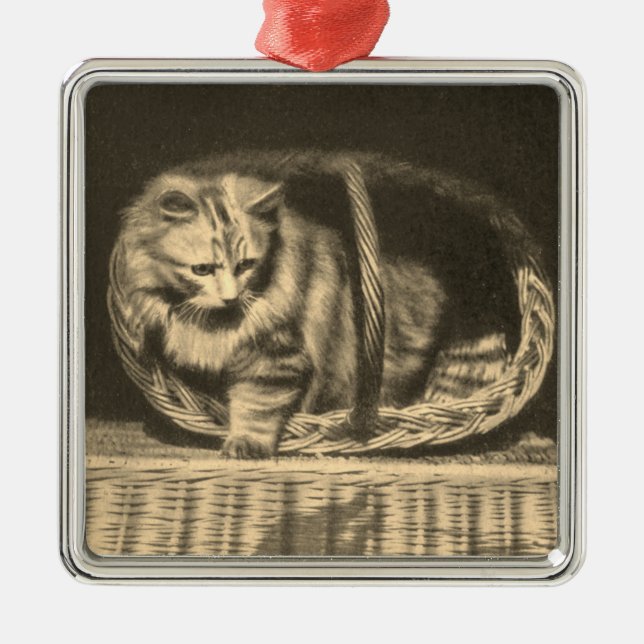 Ornamento De Metal Gato Antigo em uma Cesta (Frente)