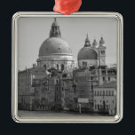 Ornamento De Metal Grande Canal Branco Negro Venice Itália Viagem<br><div class="desc">Grande Canal em frente a Piazza San Marco w. Papais noeis Maria della Salute</div>