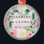 Ornamento De Metal Grelhas largas do chip MODERN Watercolor w Rosas<br><div class="desc">Um lindo ornamento em forma de coração para celebrar seu primeiro Natal juntos, para anunciar sua noivado como "Salvar a Data", para um aniversário ou para dar como obrigado seu presente aos pais, família ou amigos que o ajudaram no seu casamento ou chá de panela. Correspondendo aos Produtos do Conjunto...</div>