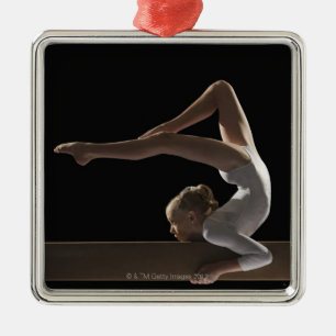 Ornamento De Metal Gymnast no feixe de equilíbrio