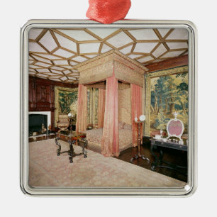 Ornamento De Metal Hangings e Coverlet