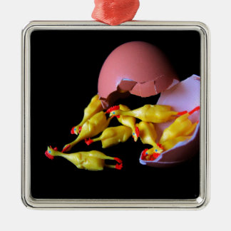 Ornamento De Metal Hatchling de borracha da galinha