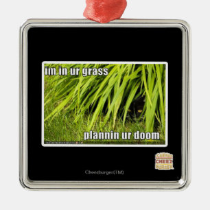 Ornamento De Metal im na grama do ur