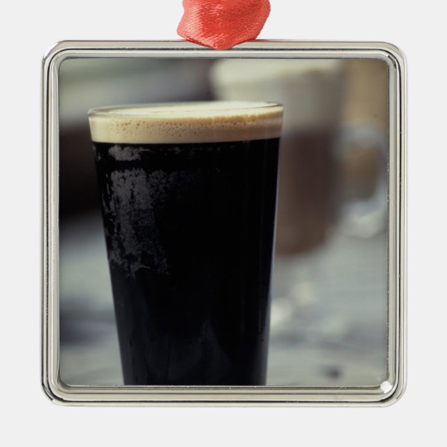 Ornamento De Metal Irlanda. Cerveja preta. (Frente)
