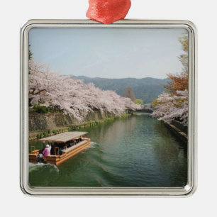 Ornamento De Metal Japão, Quioto. Visualização de flores no barco