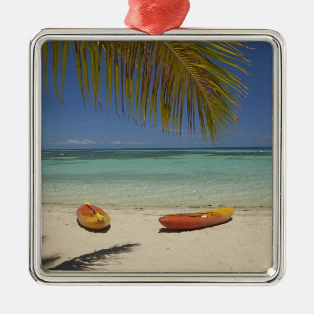 Ornamento De Metal Kayaks na praia, estância de Plantation Island (Frente)