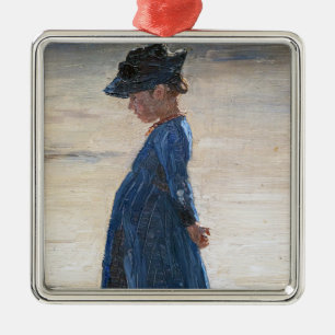 Ornamento De Metal Kroyer - Menina parada em Skagen Beach
