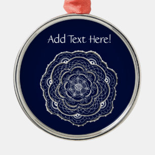 Ornamento De Metal Lacy Crochet Parece Doily Desenhada À Mão