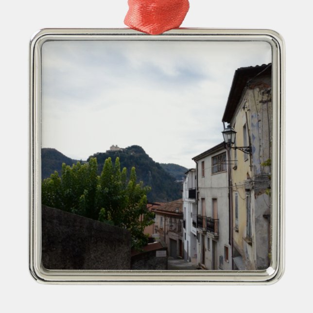 Ornamento De Metal Laino Borgo (Frente)
