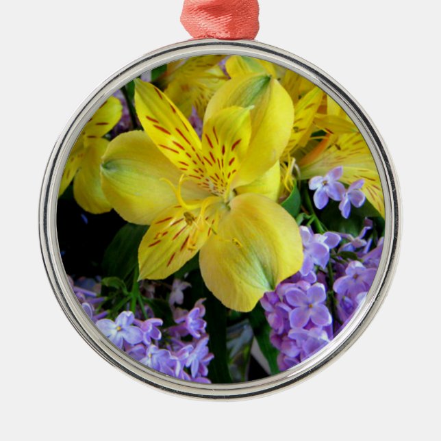 Ornamento De Metal Lírios Amarelos e Flores Lilases Roxos (Frente)
