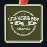 Ornamento De Metal Little Missouri River Arkansas Kayaking<br><div class="desc">O Rio Little Missouri começa no oeste de Arkansas,  sudeste de Mena,  fluindo livremente pelas montanhas Ouachita e áreas cênicas da Floresta Nacional Ouachita que incluem as cataratas do Little Missouri e as áreas de recriação de Albert Pike.</div>