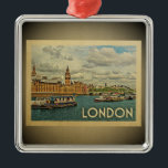 Ornamento De Metal London Viagens vintage Ornament UK<br><div class="desc">Um ornamento londrino estilo vintage legal,  que apresenta Westminster Abbey no rio Tâmisa para esta divertida cena no Reino Unido.</div>