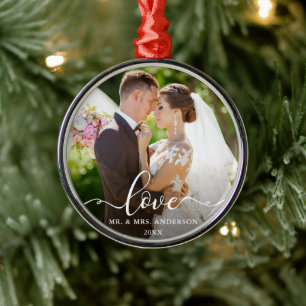 Ornamento De Metal Love Elegant Script Sr. e Sra. Wedding Foto