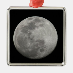 Ornamento De Metal Lua cheia em preto e branco. Crédito: Arthur