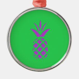 Ornamento De Metal Maçã de pinheiro roxo em verde.