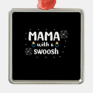 Ornamento De Metal Mãe Dando Presente Mamãe Com Um Sueco