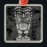 Ornamento De Metal Makapuu Beach Hawaiian Rindo Tiki Batik<br><div class="desc">Uma design de tiki rindo com textura batik. Essa tiki lembra os designs usados nas camisas de aloha da vintage nos anos 40 e anos 50. Este design vem em várias cores.</div>