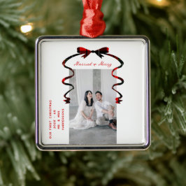 Ornamento De Metal Married and Merry Bow Photo Christmas Newlyweds