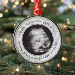 Ornamento De Metal Melhor Presente Alguma Vez Ultrassom Foto Do Bebê<br><div class="desc">Celebre o presente do precioso que seu mais novo membro da família tem um ornamento de metal redondo com na moda 1. A design neutra em termos de gênero é adequada para um novo menino ou menina. Palavras e imagens neste modelo são simples de personalizar. (DICAS DE IMAGEM e DESIGN...</div>