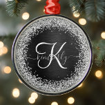 Ornamento De Metal Monograma do Sparkle Preto com Glitter de Prata Pe<br><div class="desc">Personalize facilmente esse design de ornamento metálico elegante,  de tendência,  com brilho bonito prateado em um fundo metálico escovado preto.</div>
