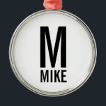 Ornamento De Metal Monograma e Nome Personalizados em Negrito Moderno<br><div class="desc">Design de monograma preto e branco moderno com monograma personalizado e nome no estilo de fonte sans ousado moderno. Perfeito como moderno loft/minimalista acessórios de decoração doméstica nesta temporada de festas.</div>