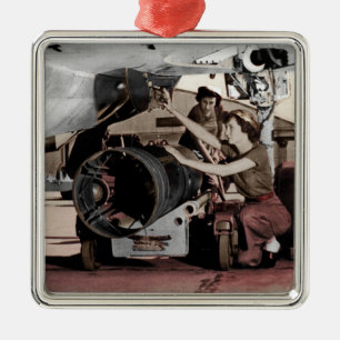 Ornamento De Metal Mulheres de WWII que trabalham no avião
