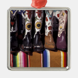 Ornamento De Metal NA, EUA, Novo México, Santa Fé. Botas de cowboy