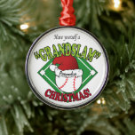 Ornamento De Metal Natal do Grand Slam Baseball<br><div class="desc">Enfeites de natal do Grande Slam. 📌 Se você precisar de mais personalização, clique no botão "Clique para Personalizar mais" ou "Personalizar ou Editar Design" e use nossa ferramenta design para redimensionar, girar, alterar a cor do texto, adicionar texto e muito mais. ⭐ Este Produto é 100% Personalizável. Gráficos e/ou...</div>