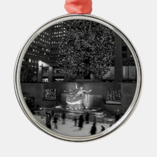 Ornamento De Metal Natal no centro de Rockefeller & nos patinadores