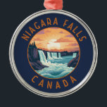 Ornamento De Metal Niágara Cai no Canadá, Círculo Retroafogado<br><div class="desc">Niagara Cai num estilo de arte vetorial. Seu lugar na margem oeste do rio Niágara ignora as cataratas de ferradura,  a seção mais expansiva das cascatas.</div>
