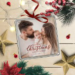 Ornamento De Metal Nosso Primeiro Natal como Mãe e Pai Foto de Bebê<br><div class="desc">Nosso Primeiro Natal como Mãe e Pai Filha de Ornamento</div>