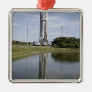 Ornamento De Metal O atlas V/Centaur chega no compl do lançamento