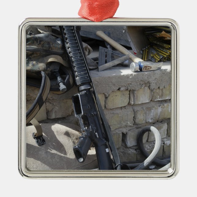 Ornamento De Metal O equipamento de um Marinho (Frente)