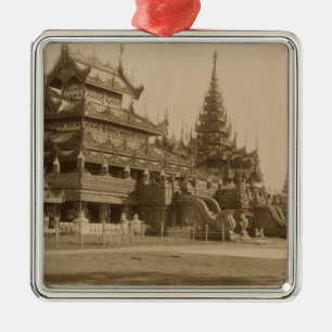 Ornamento De Metal O Hman Kyaung ou o monastério de vidro, Burma
