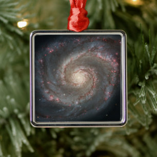 Ornamento De Metal O Whirlpool Galaxy M51 e Companion no espaço
