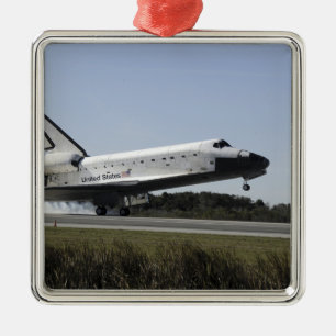 Ornamento De Metal Os toques de Atlantis do vaivém espacial tragam 3