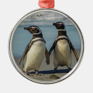 Ornamento De Metal Par de pinguins na praia