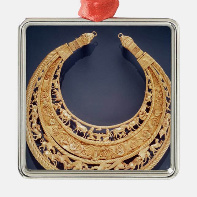 Ornamento De Metal Peitoral dado forma crescente de Tolstaya Mogila (Frente)