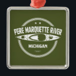 Ornamento De Metal Pere Marquette River Michigan Kayaking<br><div class="desc">O Pere Marquette Wild e o Scenic River fluem para oeste do condado do lago Michigan,  através das comunidades de Baldwin,  Branch,  Walhalla,  Custer,  Scottville e Ludington e,  eventualmente,  drenando-se para o lago Michigan.</div>
