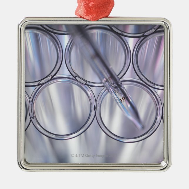 Ornamento De Metal Pipeta no tubo de ensaio (Frente)